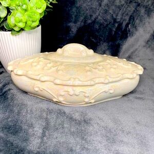 Iridescent Pearl Holland Mold Trinket Tray with Lid